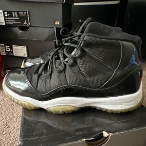 Space jam Jordan 11 size 4.5